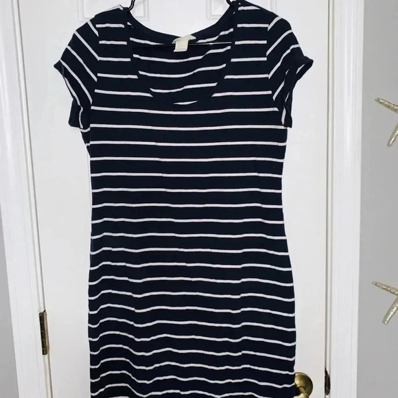 H&M Dress - Picture 2 of 3